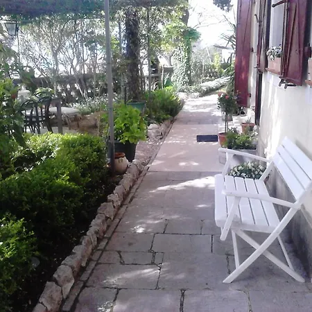 Gostinjska kuća Sarah 3*