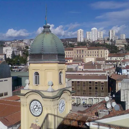 Gostinjska kuća Sarah 3*